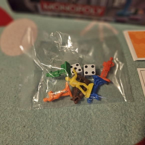 NEW U-Build Monopoly Game by HASBRO - Picture 10 of 11